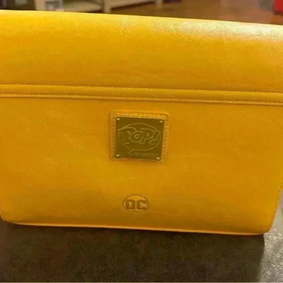 Loungefly DC Funko Pop Cross Body - Picture 2 of 5